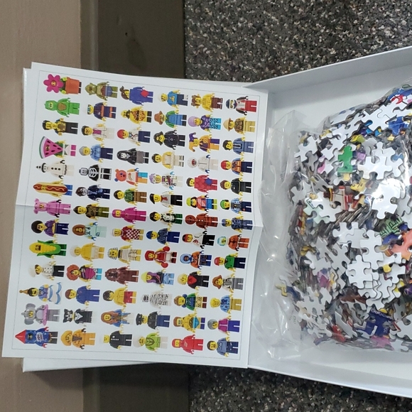 LEGO Minfig Puzzle NEW! Unopened 1000 Pc. Minifigure & Poster Ages 9+ - Picture 12 of 12